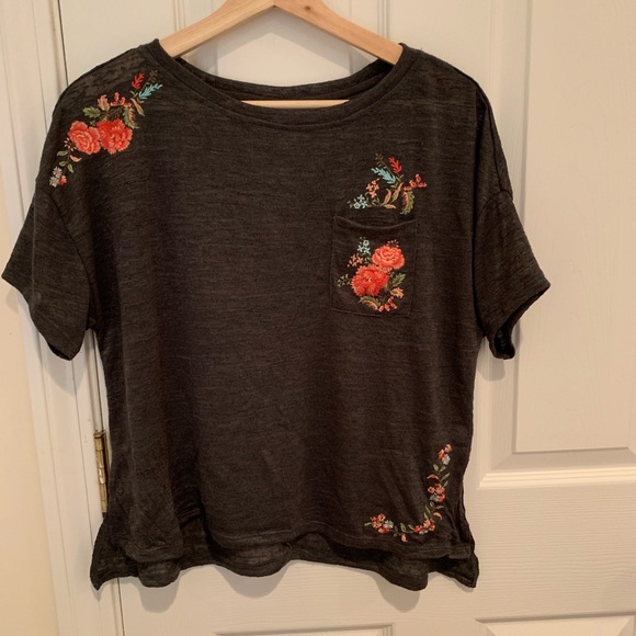 ANTHROPOLOGIE EMBROIDERED T SHIRT - Picture 2 of 4